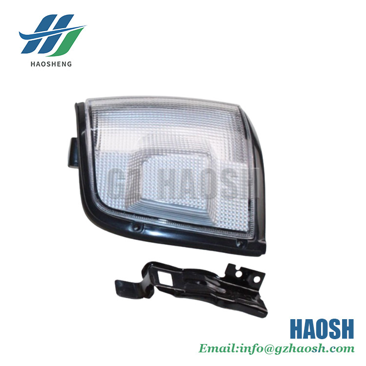 Bumper Lamp RH White 8-94434575-1 8944345750 8-94434575-0 8944345751 Fit Isuzu TFR54